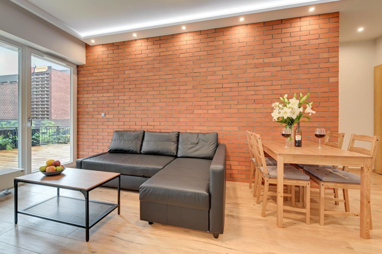 Central Apartment - Free Private Parking غدانسك المظهر الخارجي الصورة
